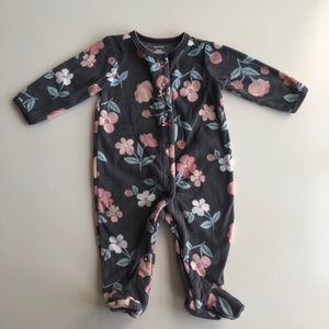 Carter’s fleece footie with snaps, 3 months